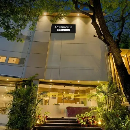 Townhouse Andheri Sakinaka Metro Formerly Hotel Amour-3